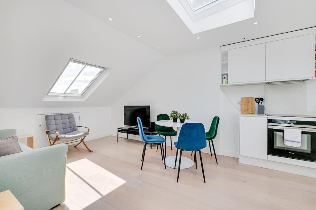 Modern 1 Bedroom Flat In Battersea Londen Buitenkant foto